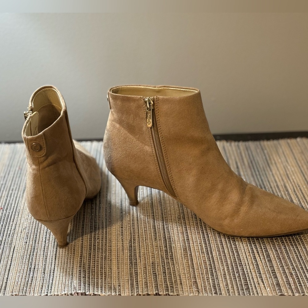 Sam Edelman Circus KIRBY Tan Suede kitten heel bootie 8M